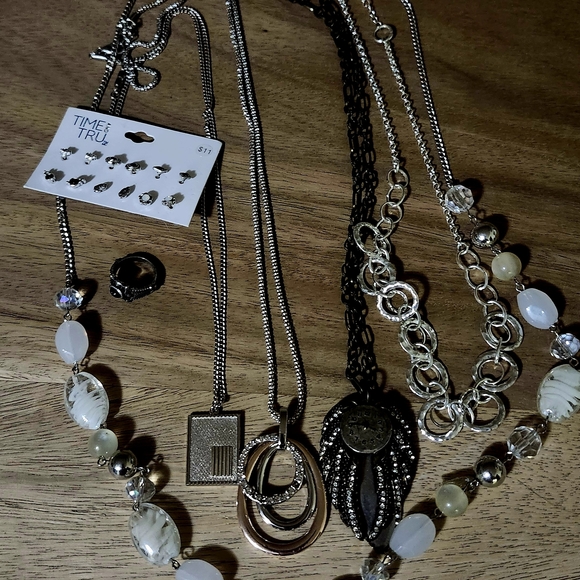Time and Tru Jewelry - Women's Silver Jewelry Bundle (Vintage-Modern) (Multiple Pieces)